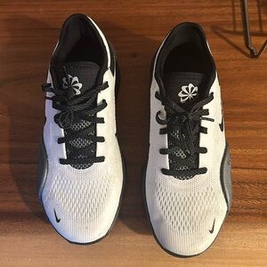 Nike zoom superrep 4 n prm, back and white, only worn twice